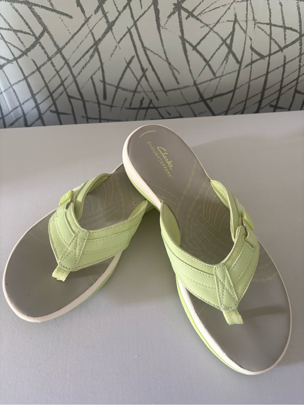 Clarks Light Green Women's Thong Sandals